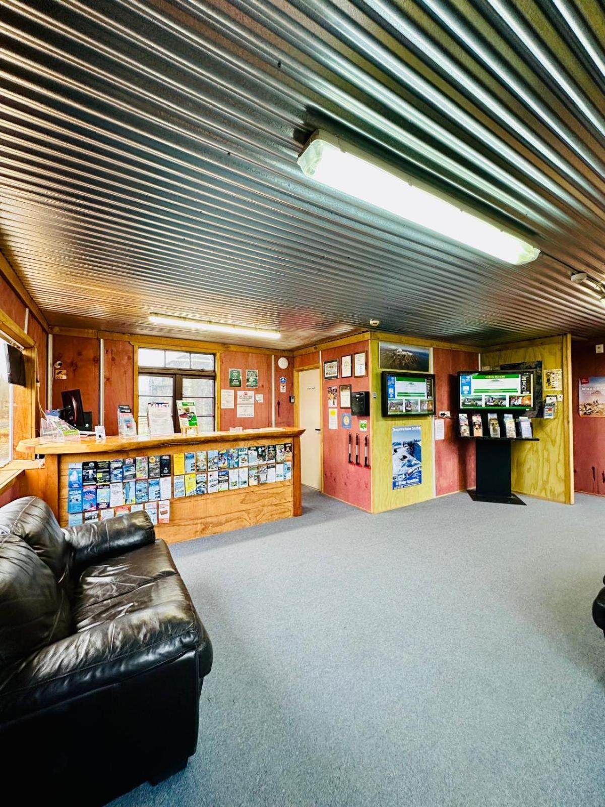 The Crossing Lodge & Backpackers Erua Exterior foto